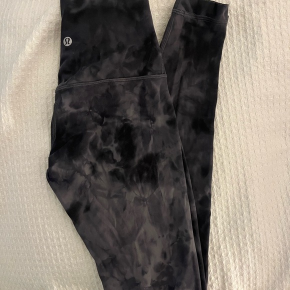 Lululemon Black Tie-Dye Leggings - Picture 1 of 3
